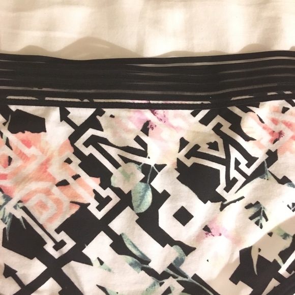 NWT Pink Victoria’s Secret - Picture 5 of 5